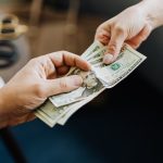 Чехол для банковских карт как средство защиты и организации хранения карт