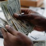 Портмоне для банковских карт: преимущества и выбор