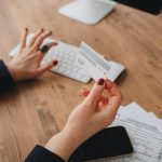 Как купить банковскую карту бесплатно
