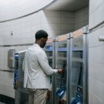 Покупка банковских карт ВКонтакте: особенности и преимущества использования