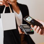 Риски использования поддельного номера телефона при оформлении банковской карты