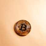 Риски и последствия указания поддельного номера телефона при оформлении банковской карты