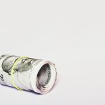 Как купить карту для онлайн-платежей и на что обратить внимание